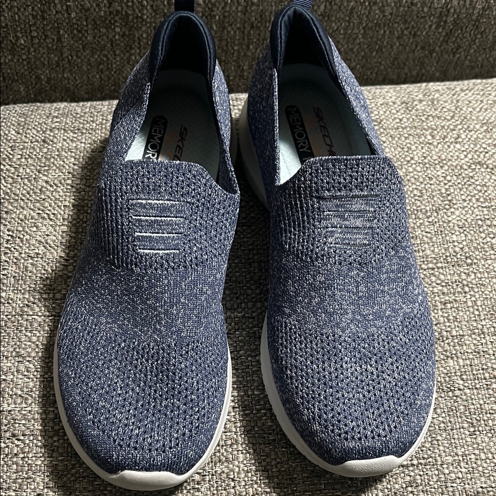 Skechers Ultra Flex Harmonious Slip on Sneaker Navy Heather
Size 9.5 NEW